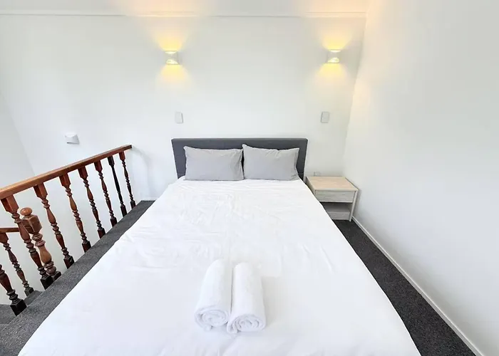Hotel Unit 2 Fenton Sumner